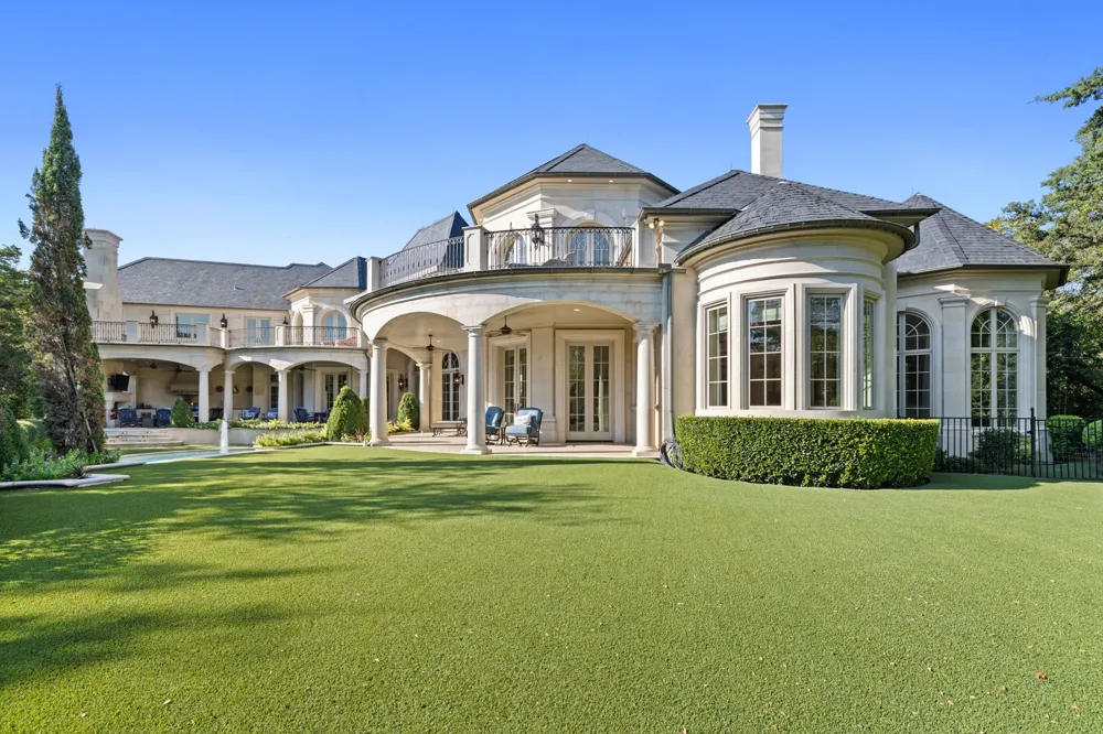 10617 Bridge Hollow Court Dallas, TX 75229