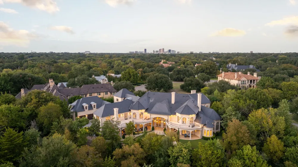 10617 Bridge Hollow Court Dallas, TX 75229