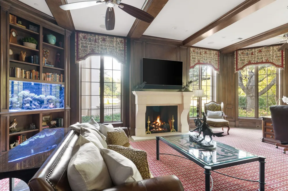 10617 Bridge Hollow Court Dallas, TX 75229