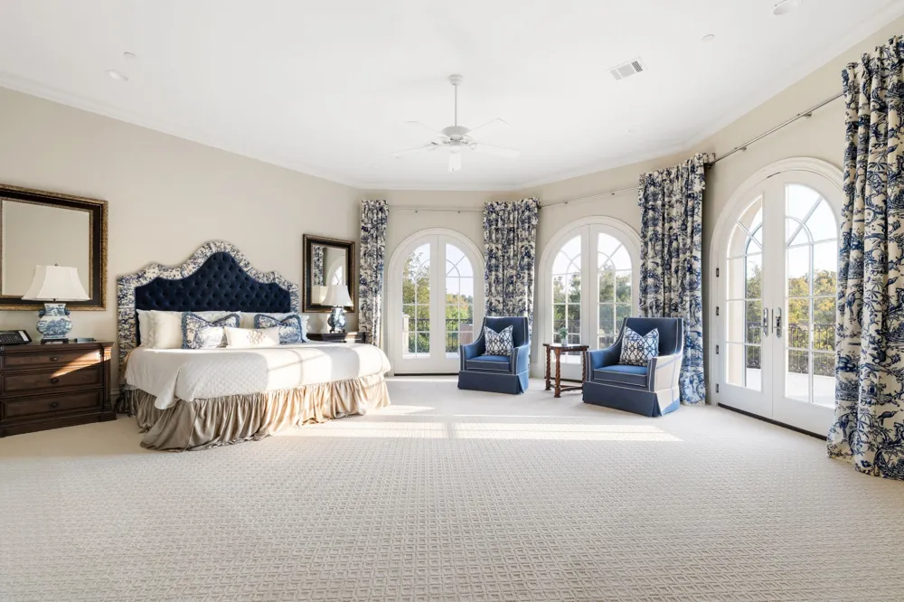 10617 Bridge Hollow Court Dallas, TX 75229