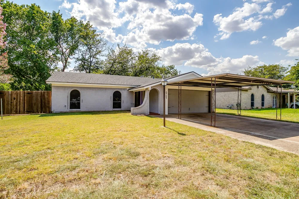 6709 Summit Ridge Drive Watauga, TX 76148