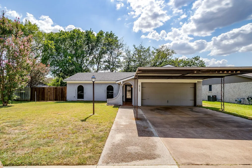 6709 Summit Ridge Drive Watauga, TX 76148