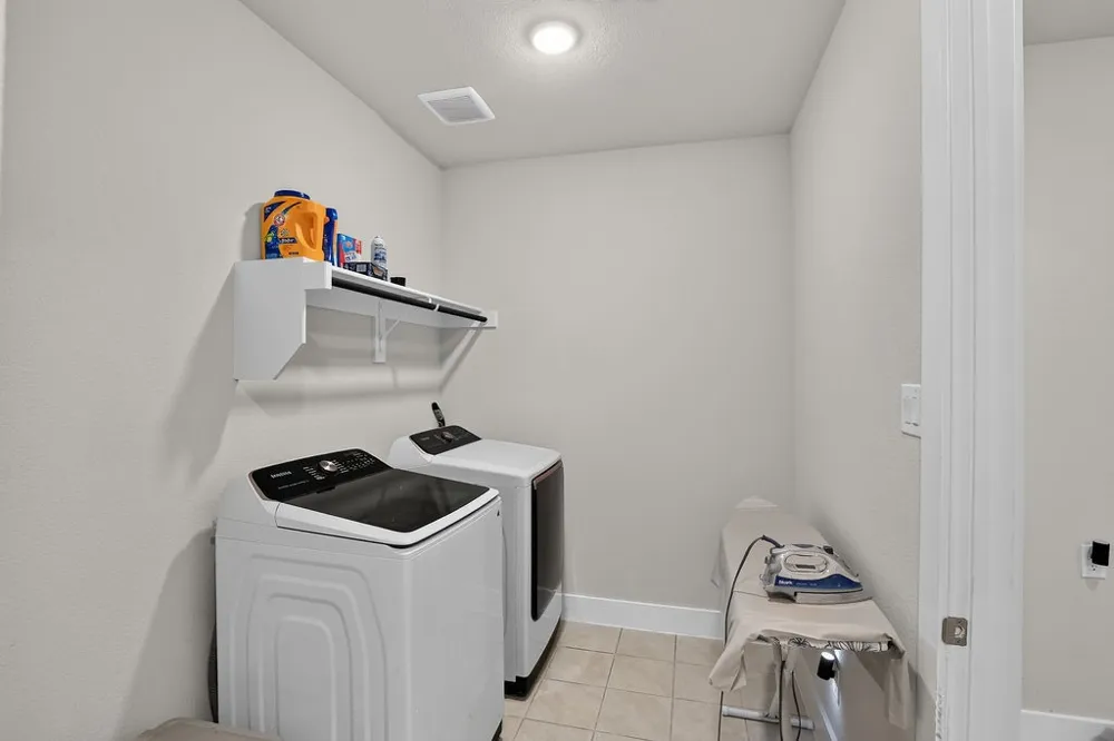 2405 Hitchford Street Midlothian, TX 76065