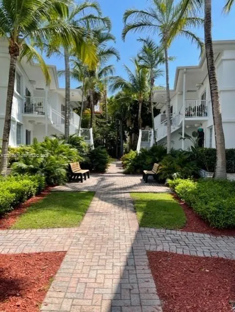 1160 103rd St #8 Bay Harbor Islands, FL 33154
