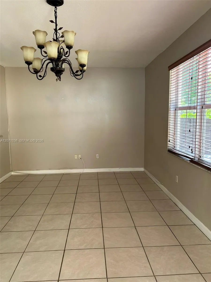 10861 NW 85th Ter Doral, FL 33178