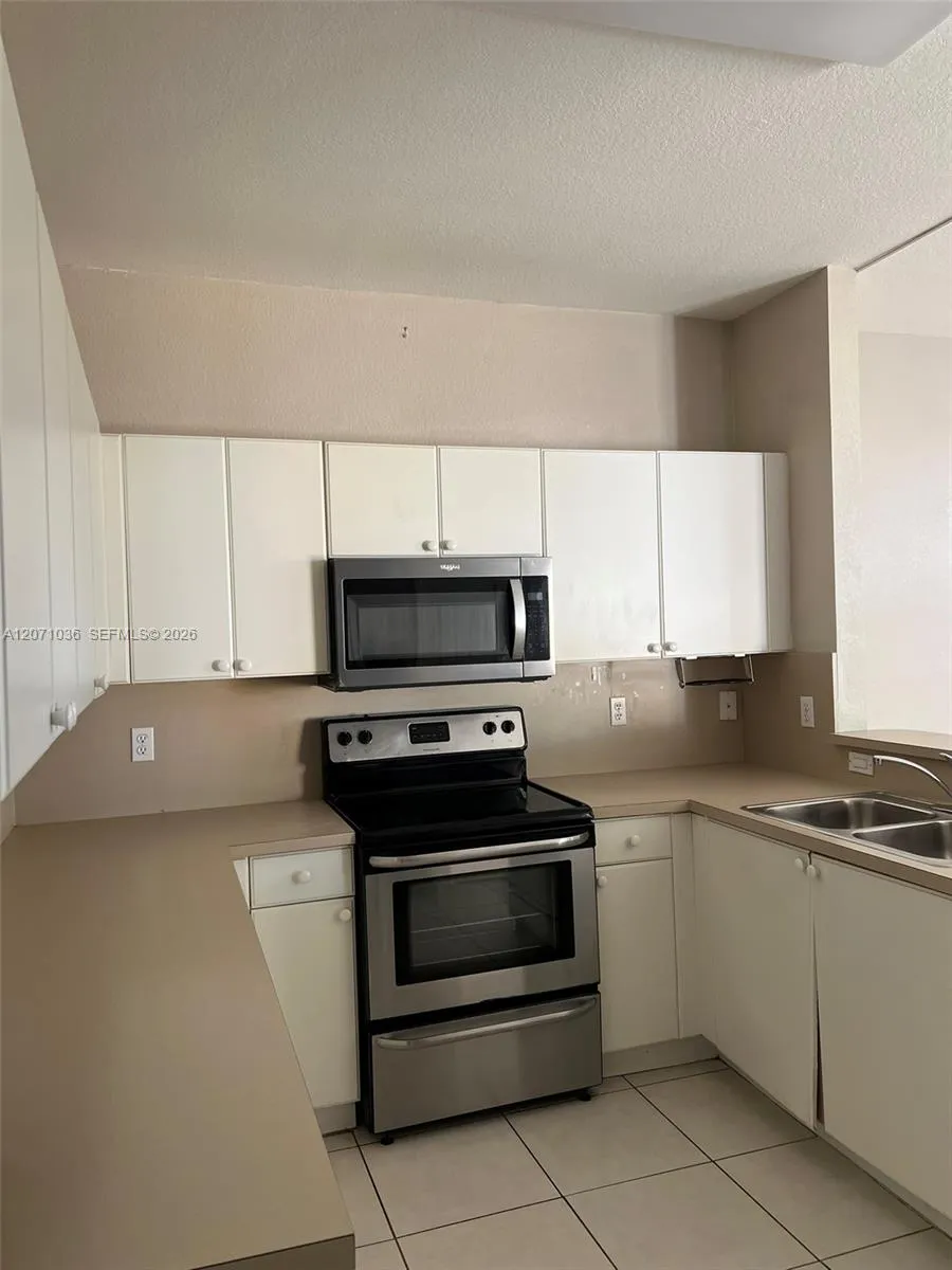 10861 NW 85th Ter Doral, FL 33178