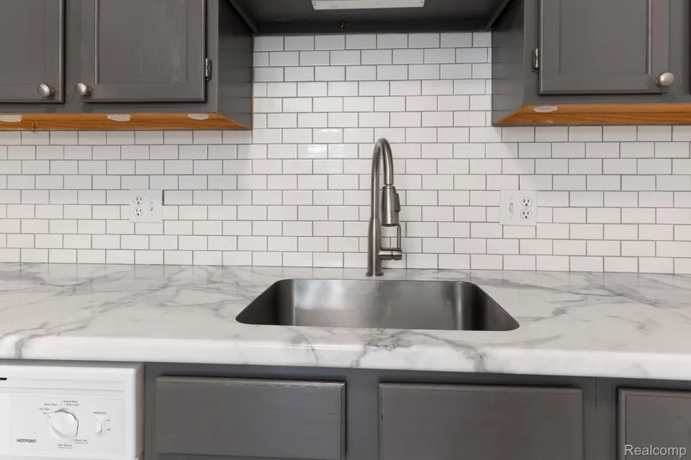 424 Baldwin Avenue #81 Rochester City, MI 48307