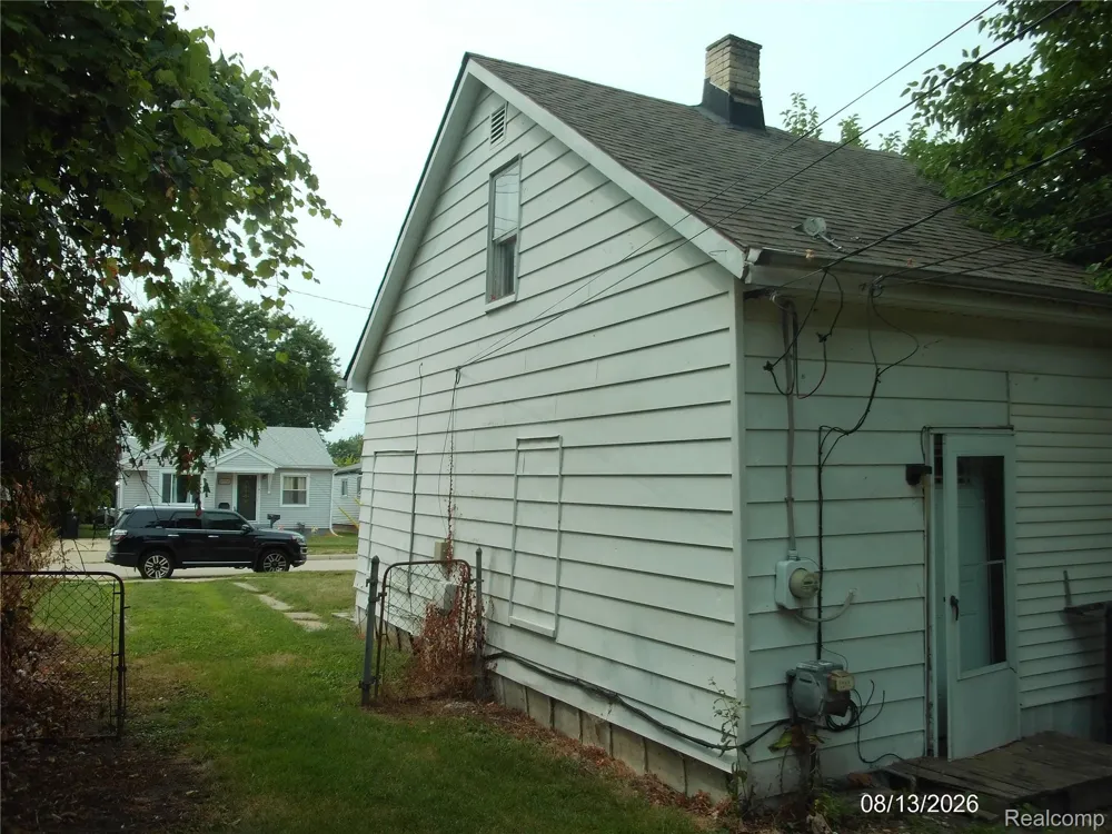 27734 O'Neil Street Roseville City, MI 48066