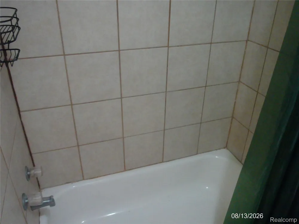27734 O'Neil Street Roseville City, MI 48066