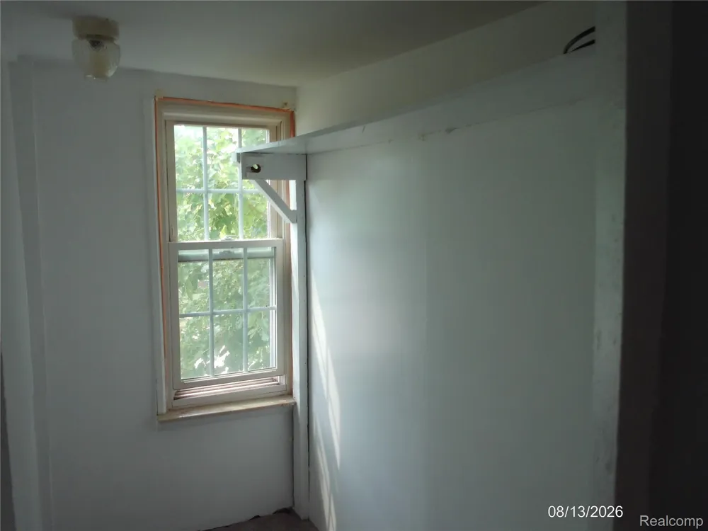 27734 O'Neil Street Roseville City, MI 48066