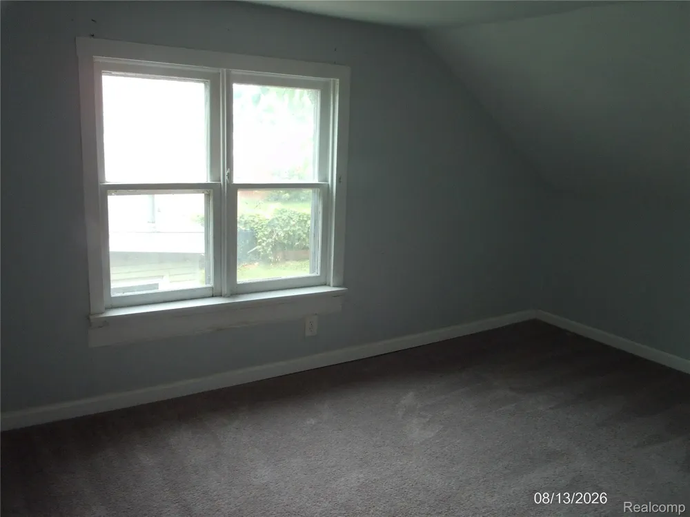 27734 O'Neil Street Roseville City, MI 48066