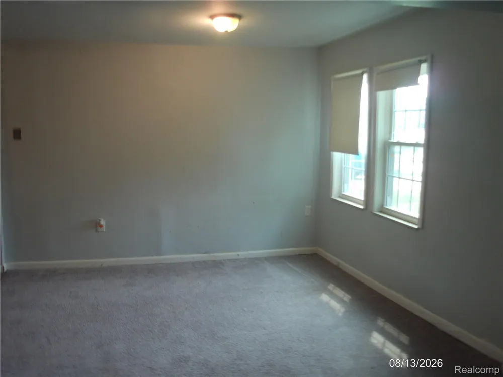 27734 O'Neil Street Roseville City, MI 48066