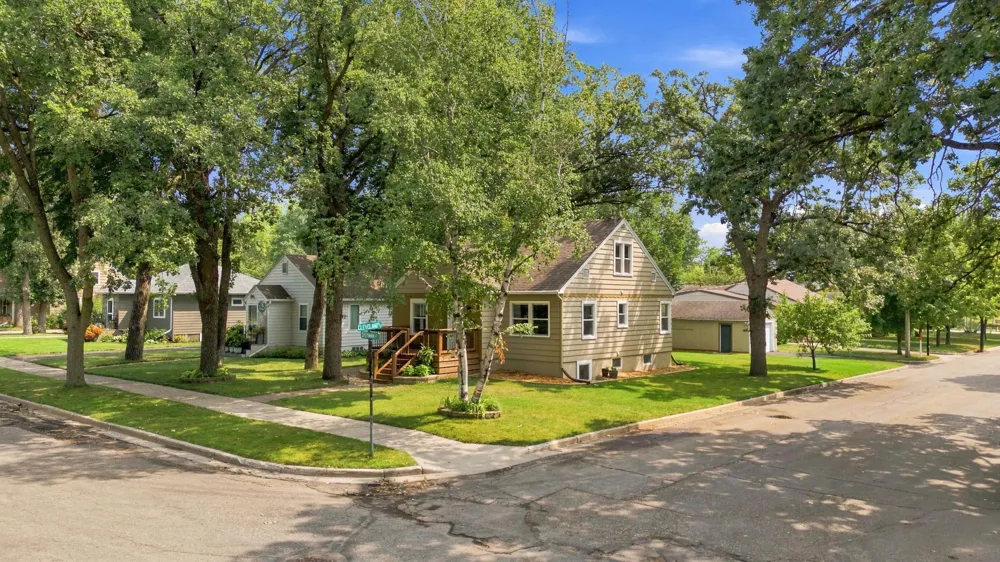 323 Sherman Street Detroit Lakes, MN 56501