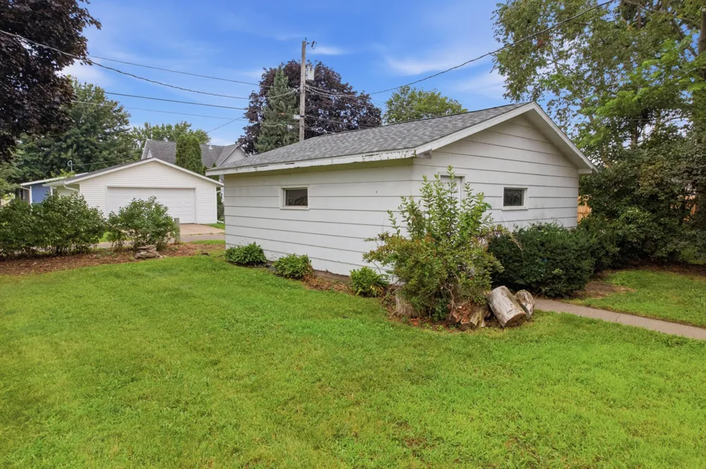 419 E Broadway Street Winona, MN 55987
