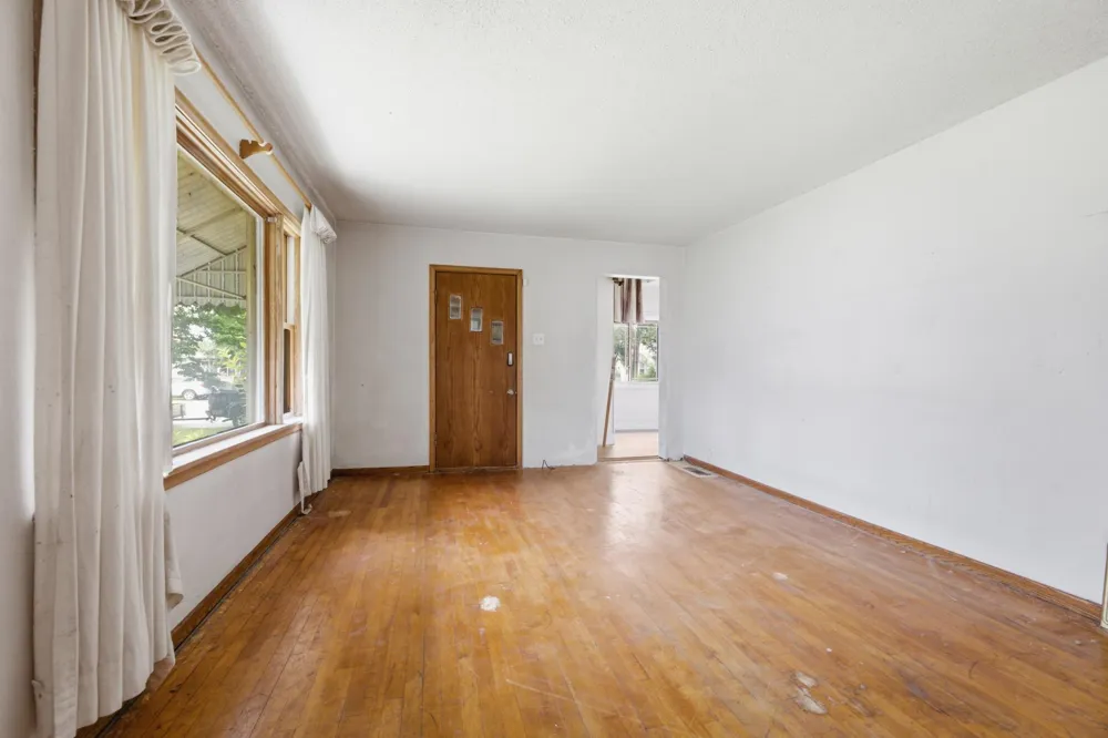419 E Broadway Street Winona, MN 55987