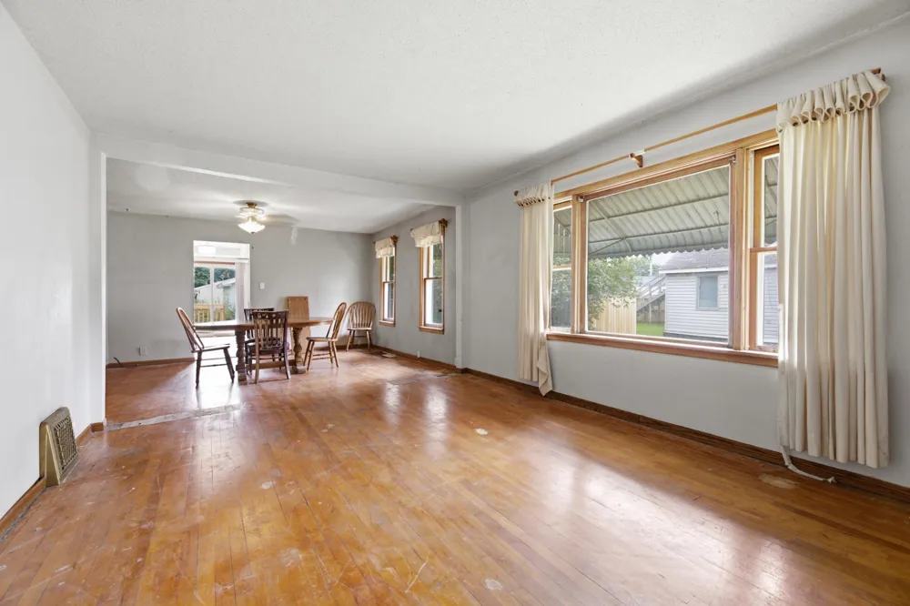 419 E Broadway Street Winona, MN 55987