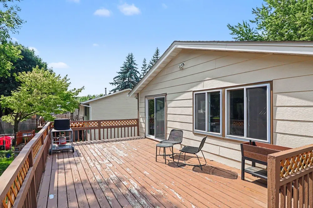 5675 W 137th Street Savage, MN 55378