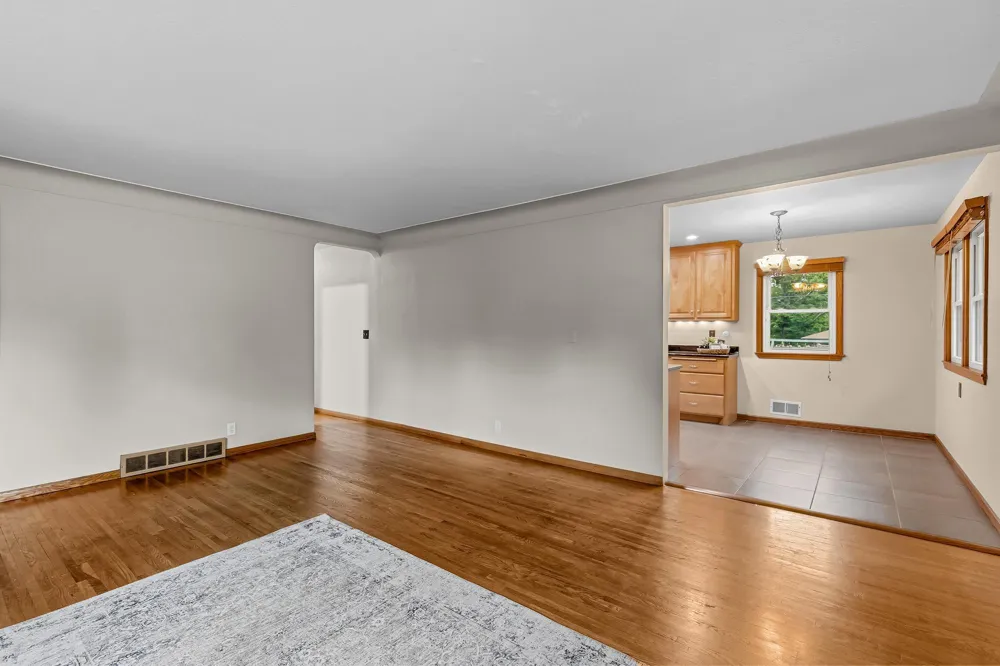 1843 Grant Road Arden Hills, MN 55112