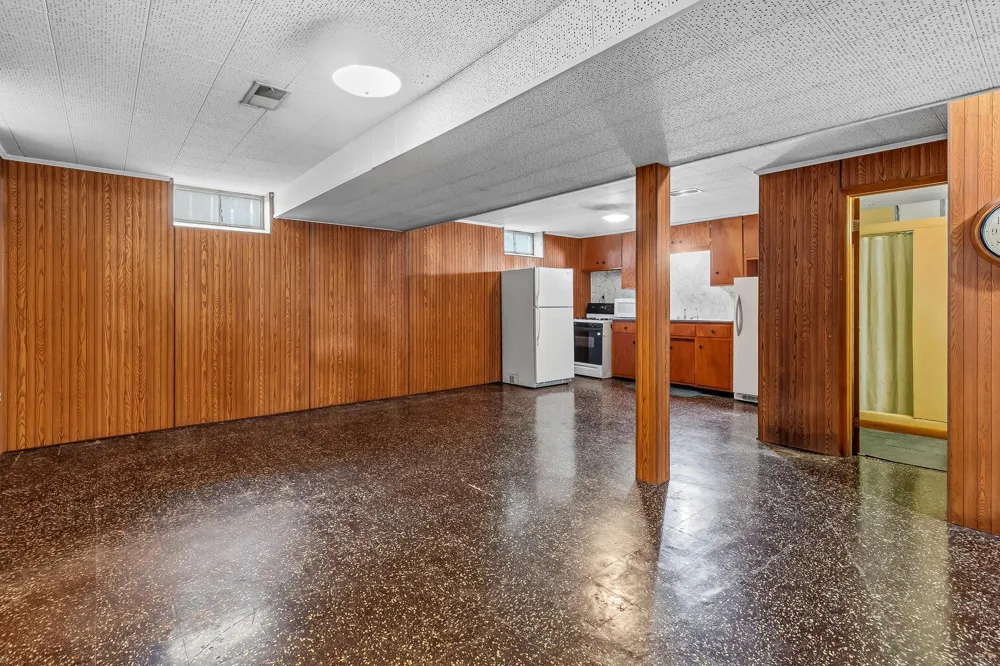 1843 Grant Road Arden Hills, MN 55112