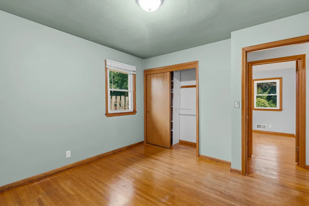 1843 Grant Road Arden Hills, MN 55112