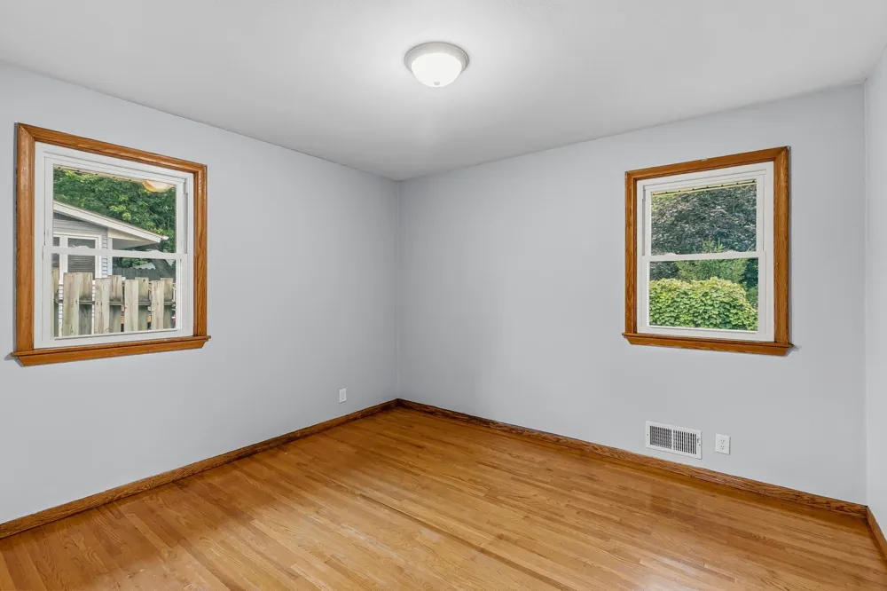 1843 Grant Road Arden Hills, MN 55112