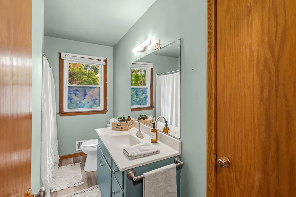 1843 Grant Road Arden Hills, MN 55112