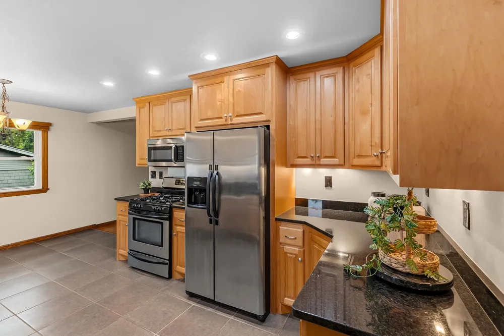 1843 Grant Road Arden Hills, MN 55112