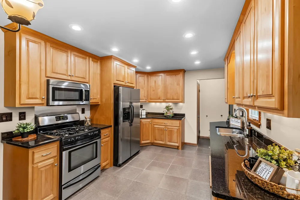 1843 Grant Road Arden Hills, MN 55112