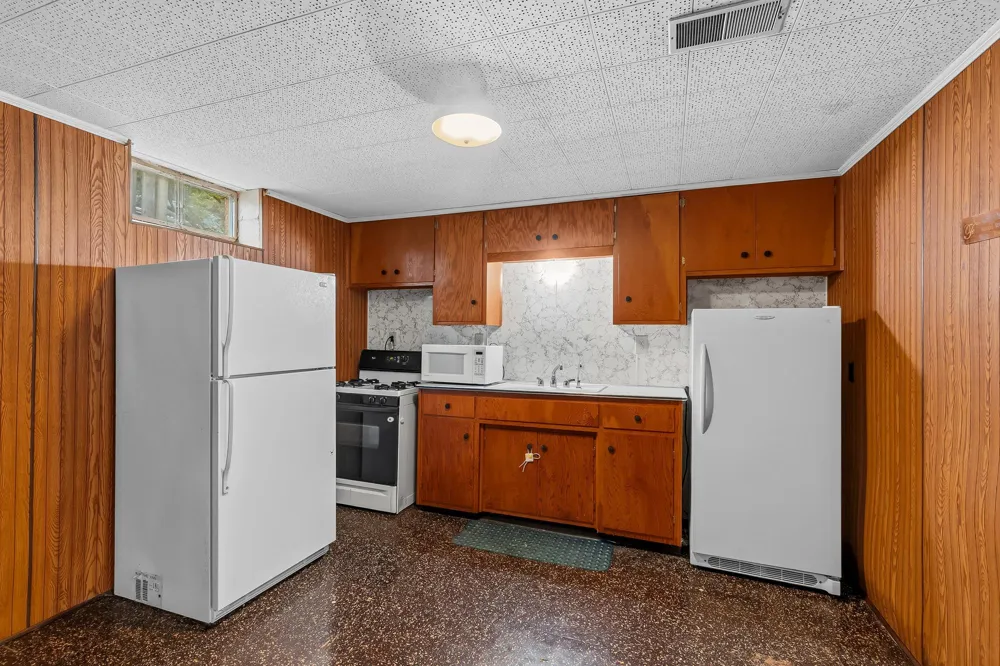 1843 Grant Road Arden Hills, MN 55112