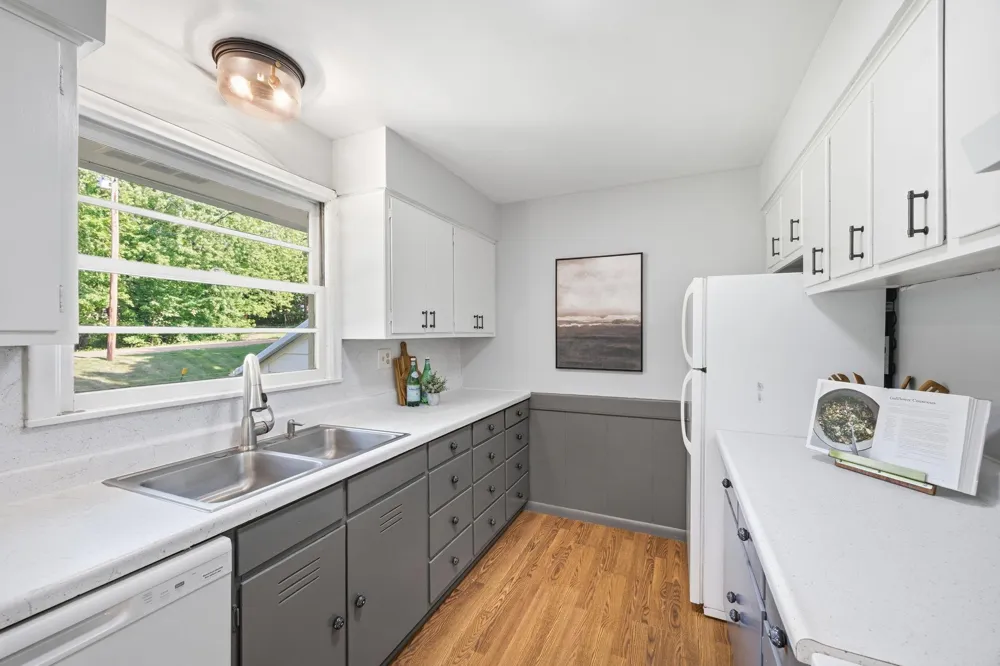 985 Sunnyfield Road Minnetrista, MN 55364