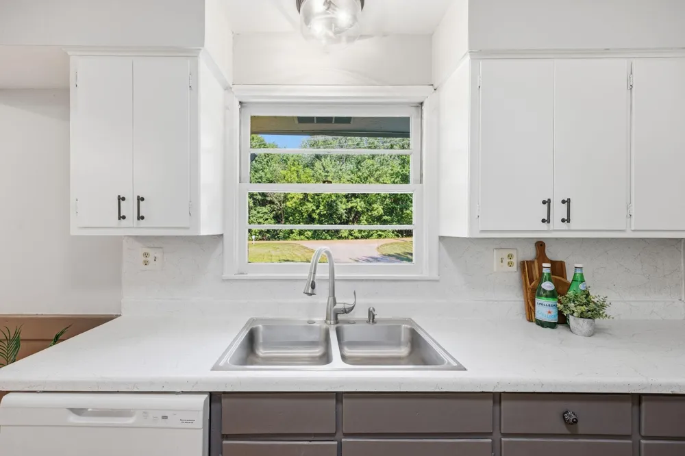 985 Sunnyfield Road Minnetrista, MN 55364