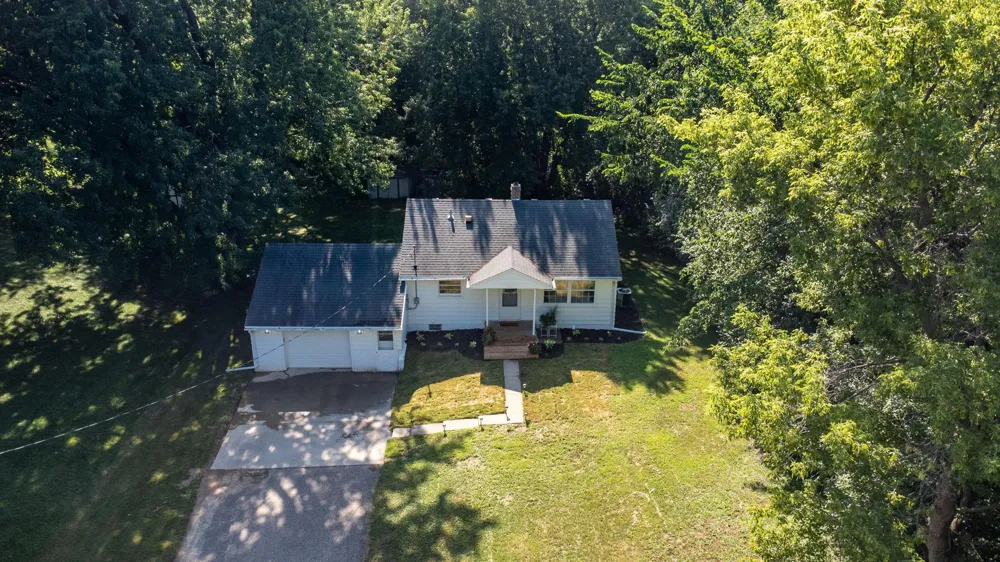 985 Sunnyfield Road Minnetrista, MN 55364