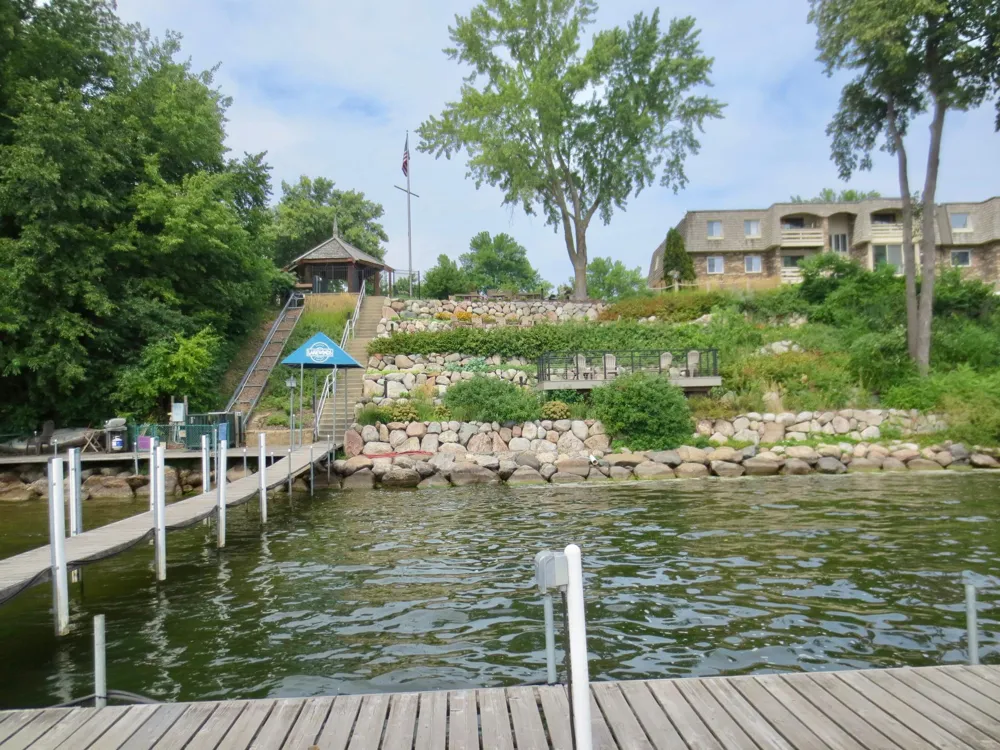 4371 Wilshire Boulevard #303 Mound, MN 55364