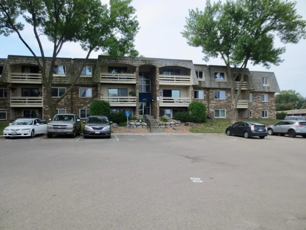 4371 Wilshire Boulevard #303 Mound, MN 55364