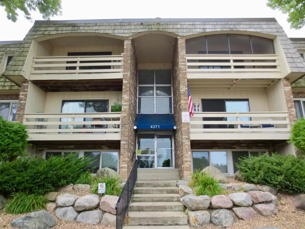 4371 Wilshire Boulevard #303 Mound, MN 55364