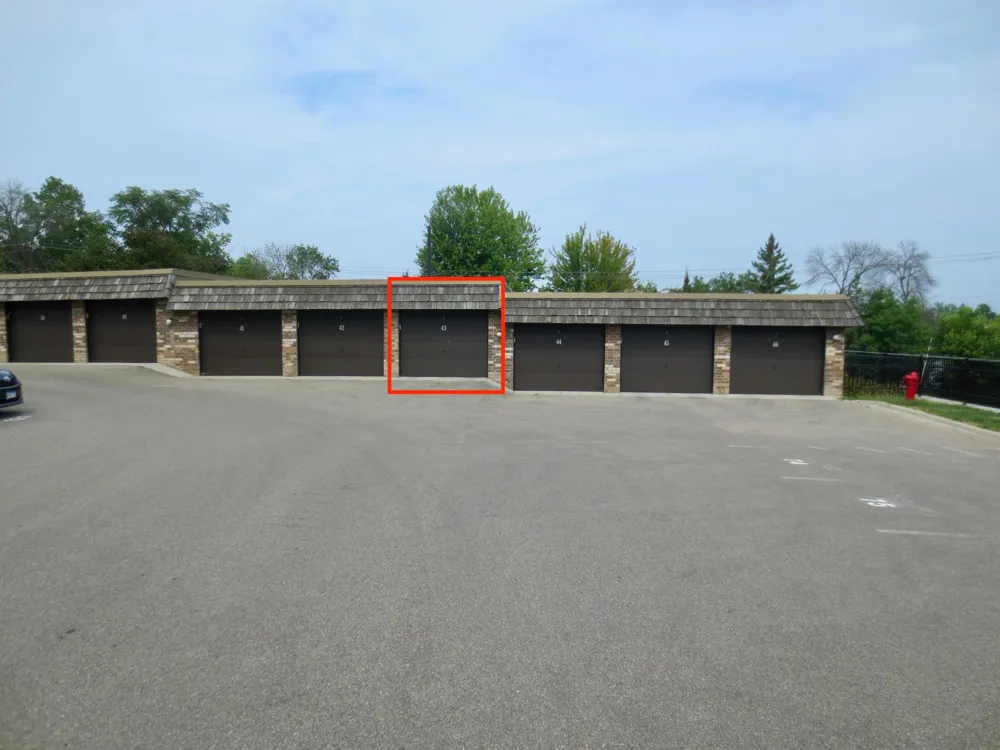 4371 Wilshire Boulevard #303 Mound, MN 55364