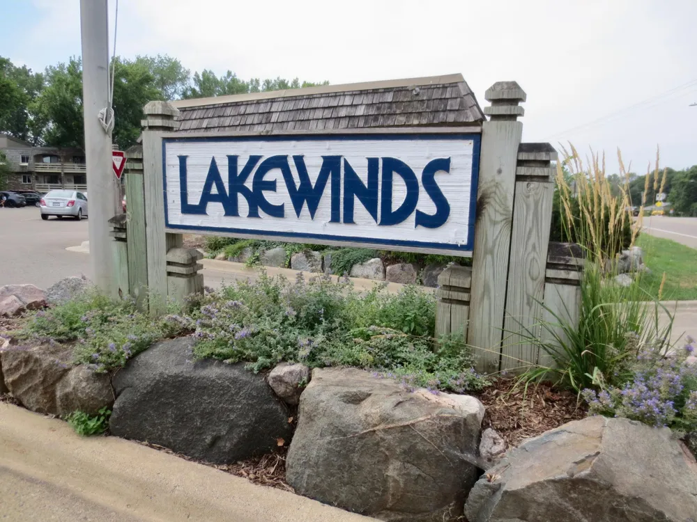 4371 Wilshire Boulevard #303 Mound, MN 55364