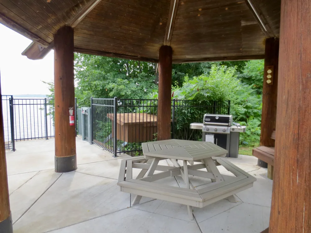 4371 Wilshire Boulevard #303 Mound, MN 55364