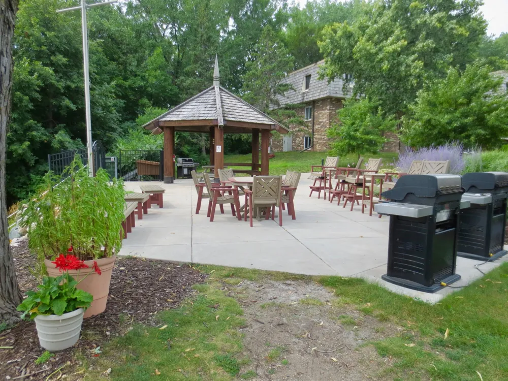 4371 Wilshire Boulevard #303 Mound, MN 55364