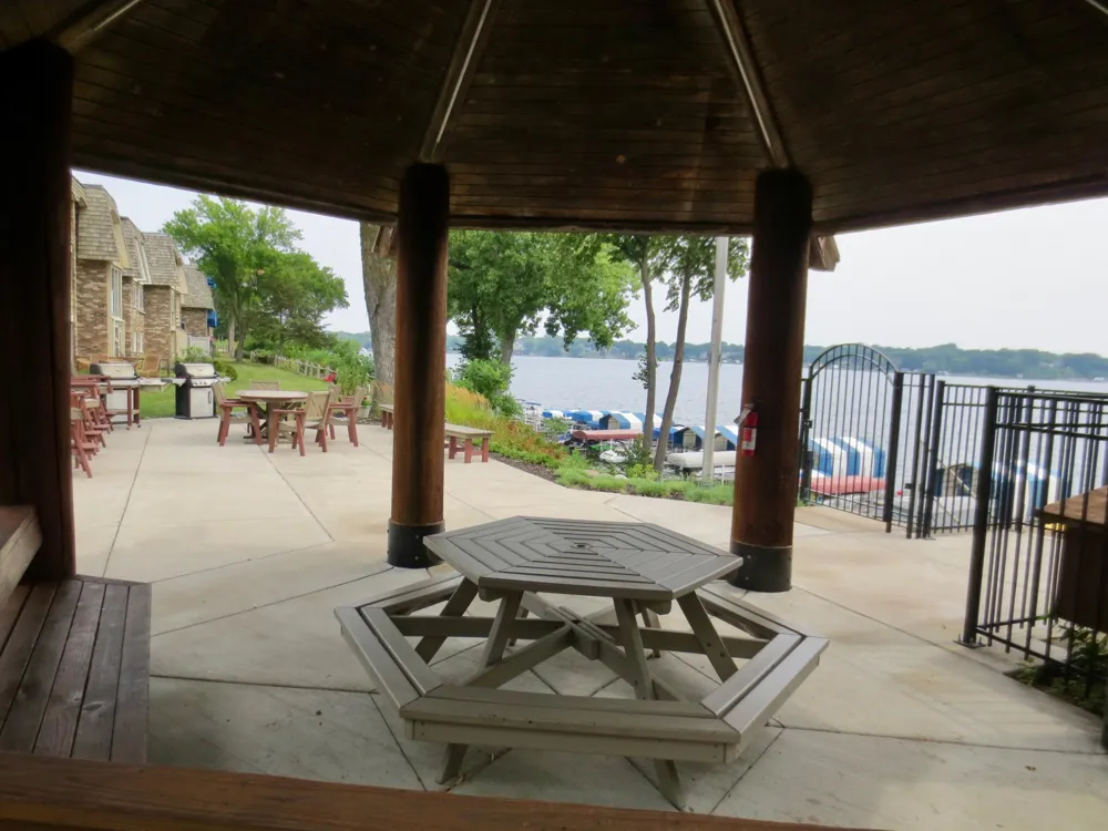 4371 Wilshire Boulevard #303 Mound, MN 55364