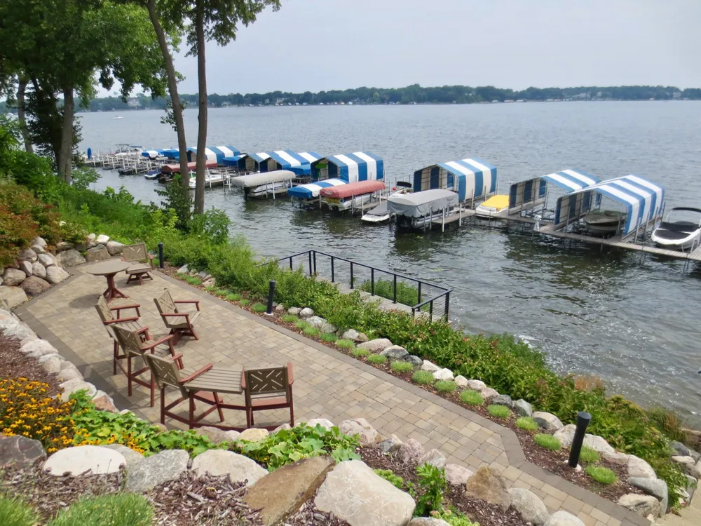 4371 Wilshire Boulevard #303 Mound, MN 55364
