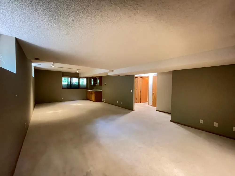 13701 Wood Lane Minnetonka, MN 55305