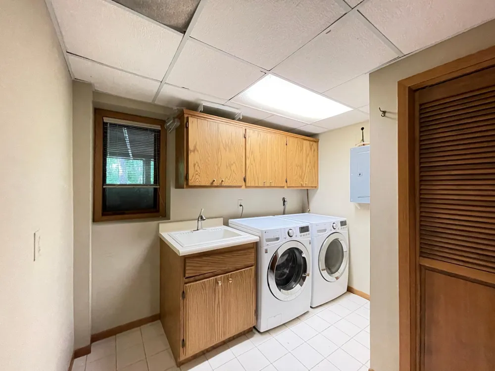 13701 Wood Lane Minnetonka, MN 55305