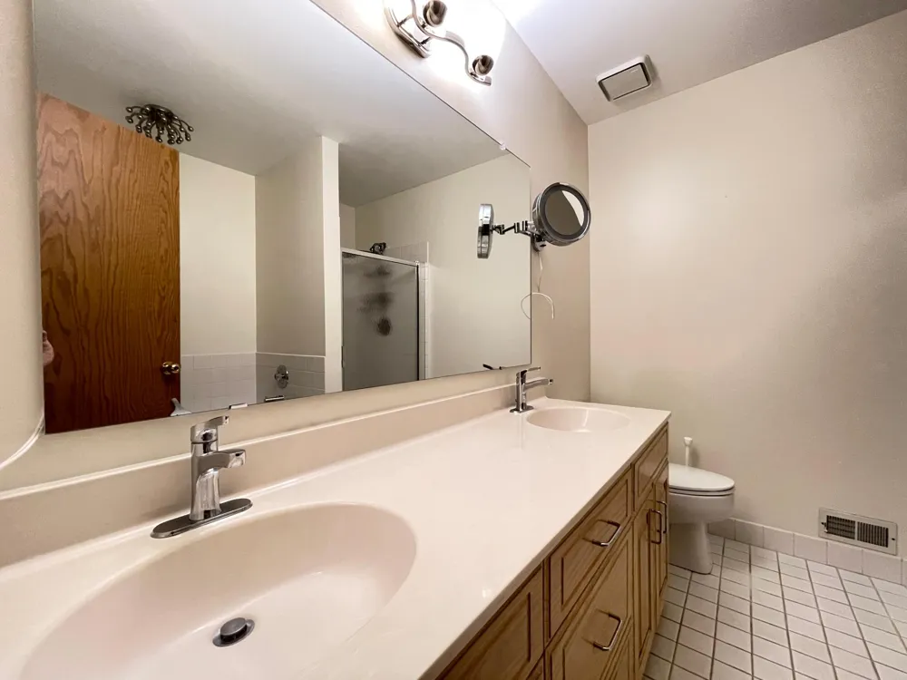 13701 Wood Lane Minnetonka, MN 55305
