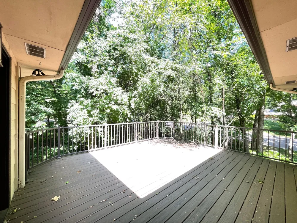 13701 Wood Lane Minnetonka, MN 55305