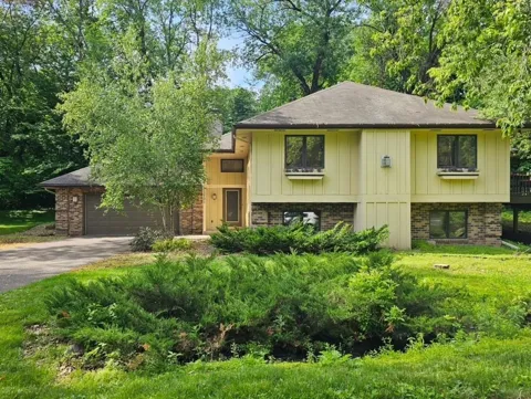 13701 Wood Lane