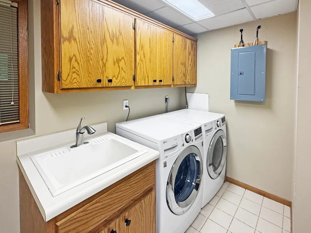 13701 Wood Lane Minnetonka, MN 55305