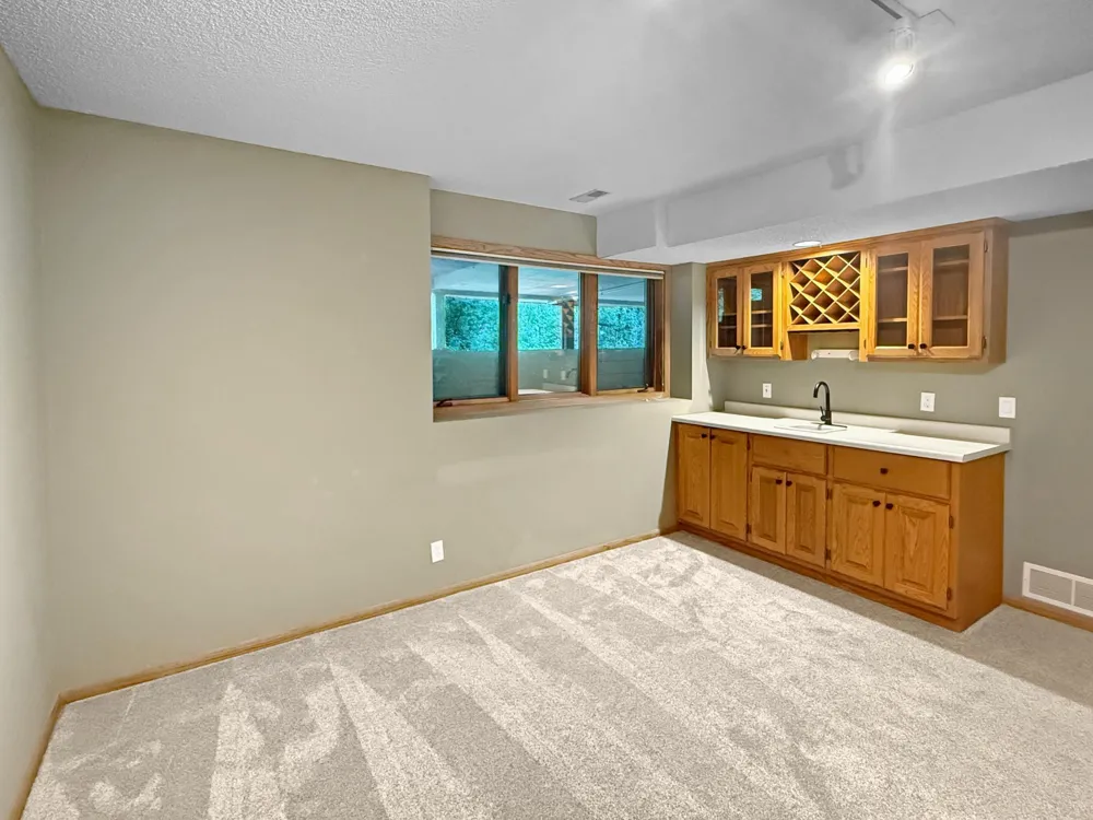 13701 Wood Lane Minnetonka, MN 55305