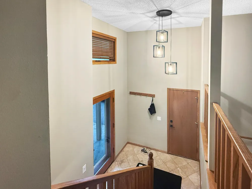 13701 Wood Lane Minnetonka, MN 55305