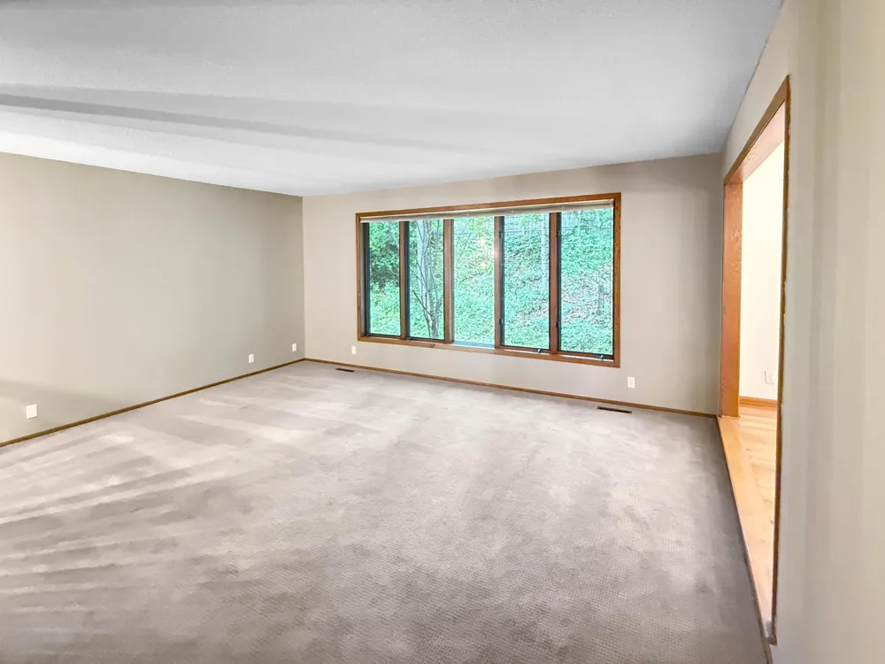 13701 Wood Lane Minnetonka, MN 55305